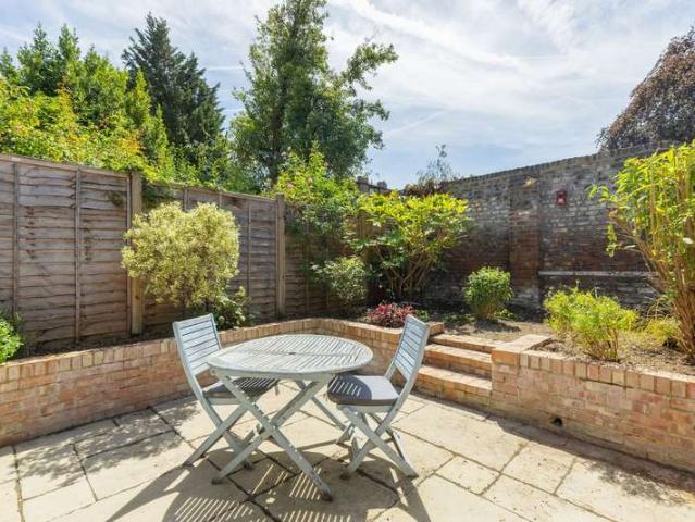 Cottage for sale in North Sheen, Greater London