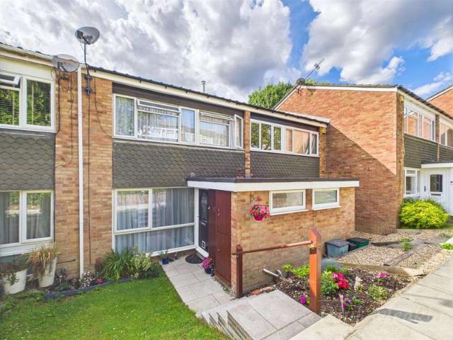 Cottage for sale in London Borough of Croydon, Forestdale