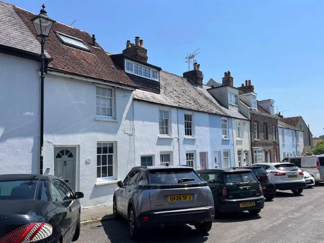 Cottage for sale in Arundel, Clapham