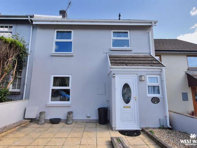 Cottage for sale in Johnston