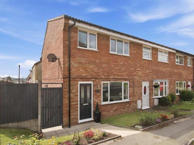 Cottage for sale in Hollingwood, Loundsley Green