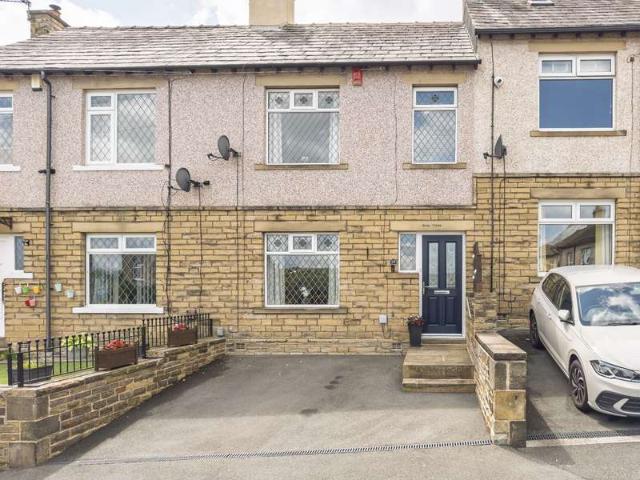 Terraced House for sale in Brighouse, Waring Green
