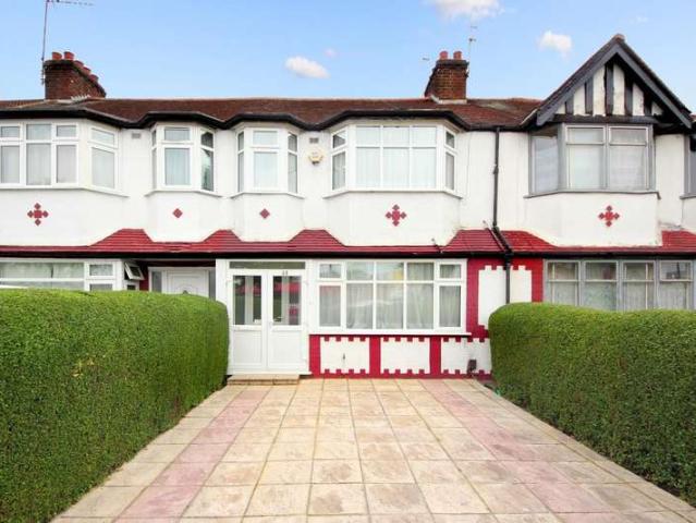 Cottage for sale in London Borough of Ealing, Park Royal