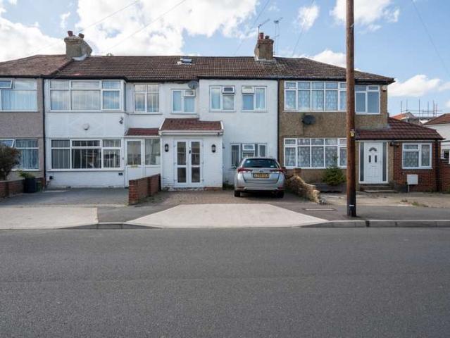 Terraced House for sale in Uxbridge, Hillingdon