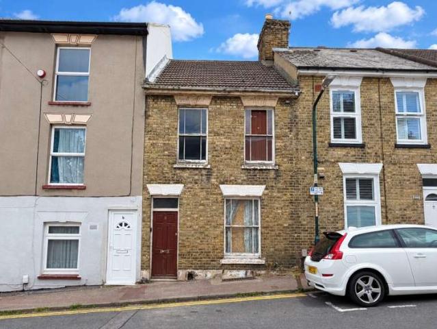 Cottage for sale in Chatham, Medway