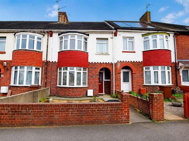 Cottage for sale in Gillingham