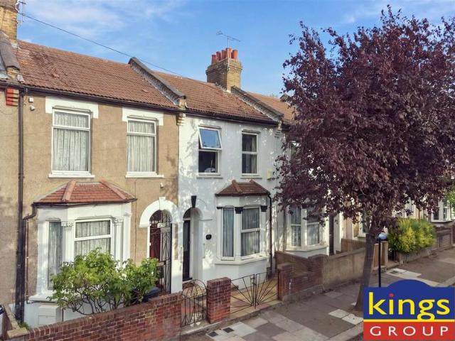 Cottage for sale in Upper Edmonton, Greater London