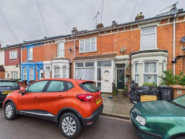 Cottage for sale in Kingston, Copnor