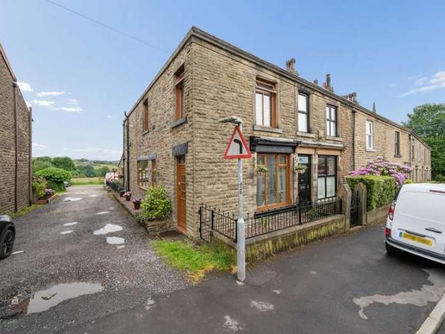 Cottage for sale in Edgworth
