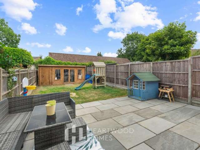 Cottage for sale in Napsbury Park, Five Acres