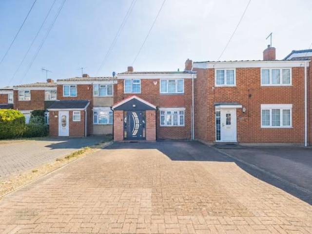 Cottage for sale in Slough