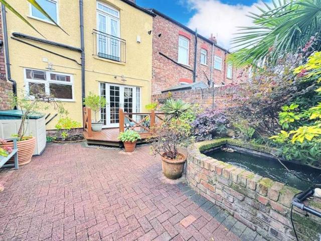 Cottage for sale in Calderstones