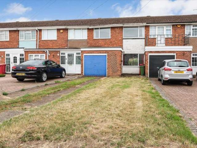 Terraced House for sale in Slough, Cippenham