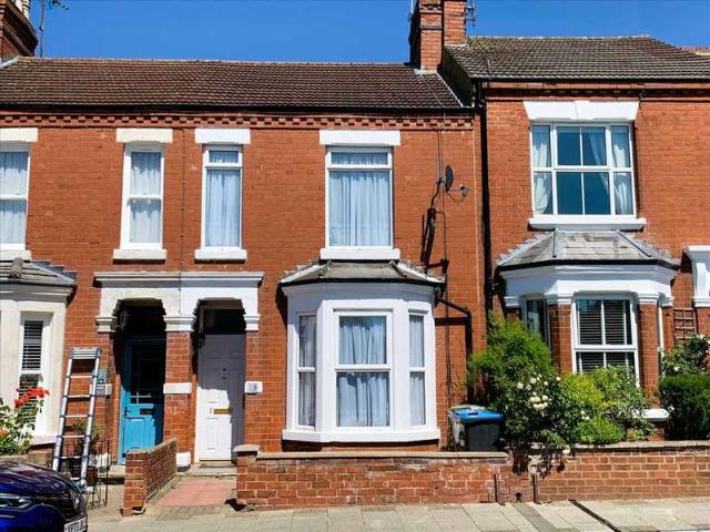 Cottage for sale in Wolverton and Greenleys, Old Wolverton