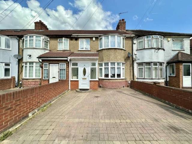 Terraced House for sale in Hayes, Hayes