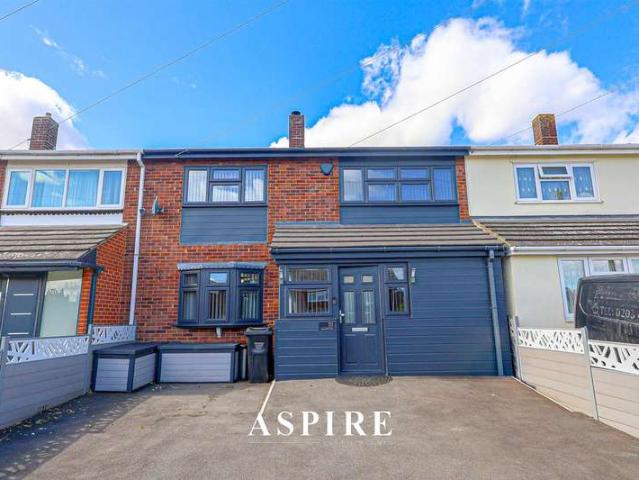 Cottage for sale in Laindon, Essex