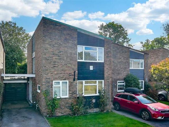 Farm for sale in Cranleigh, Waverley