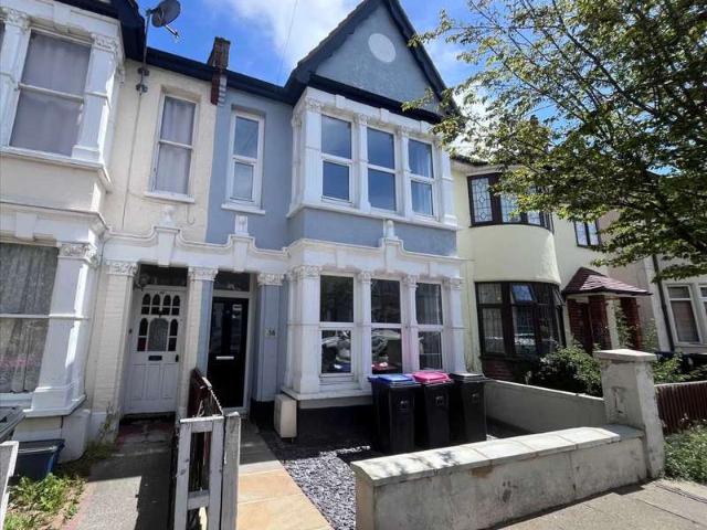 Cottage for rent in Alton Barnes, Essex