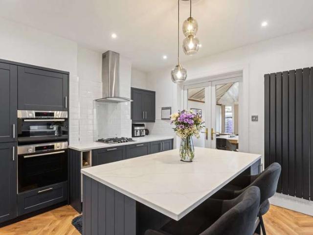 Cottage for sale in Loanhead, Scotland