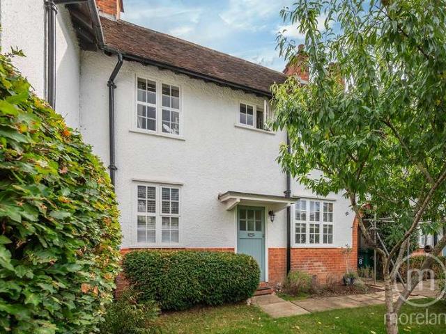 Cottage for sale in Temple Fortune, Greater London