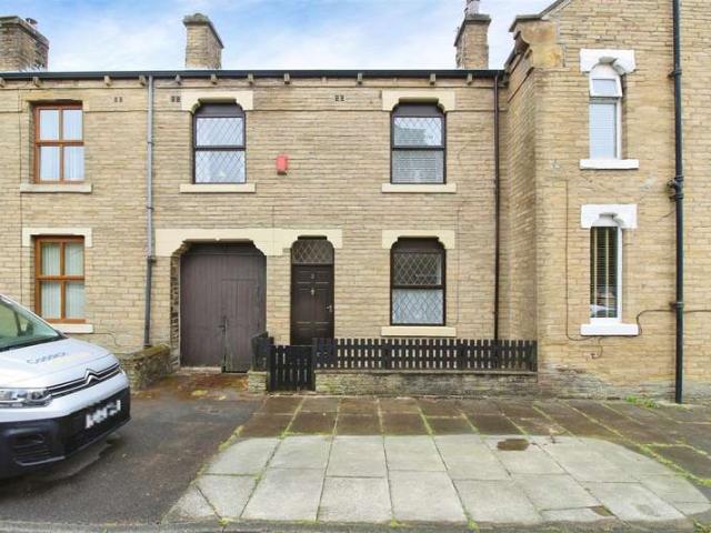 Cottage for sale in Low Moor, West Yorkshire
