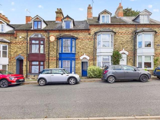 Cottage for sale in Raunds