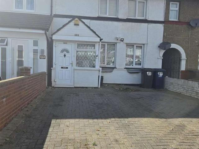 Cottage for sale in London Borough of Ealing, Greenford
