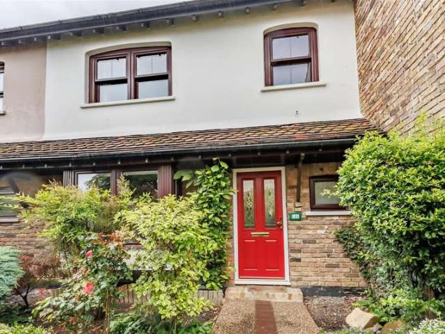 Cottage for sale in Epping Green, Epping