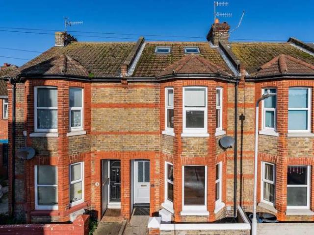 Cottage for sale in West Cliff, Acol