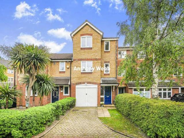 Cottage for sale in Palmers Green, Greater London