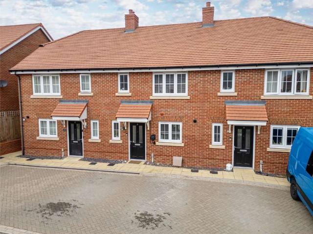 Cottage for sale in Watermans Park, Gravesham