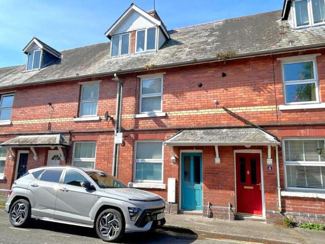 Cottage for sale in Portfields, Lower Bullingham