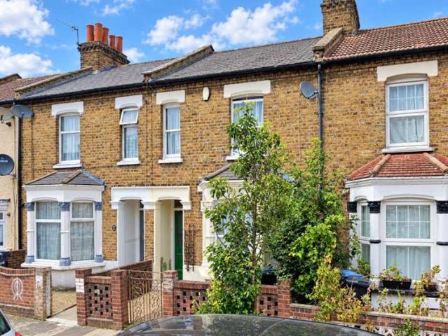 Cottage for sale in London Borough of Enfield, Greater London