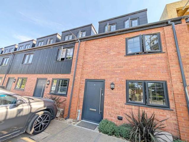 Cottage for sale in Fordington