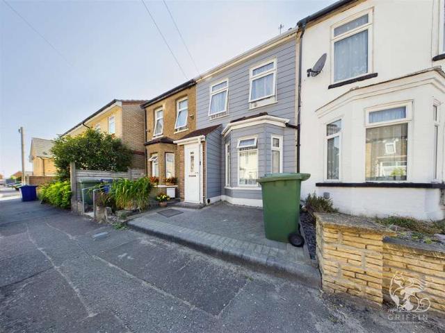 Cottage for sale in South Stifford, Grays