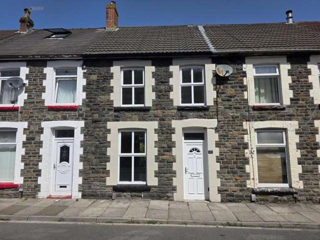 Cottage for sale in Pontypridd, Wales