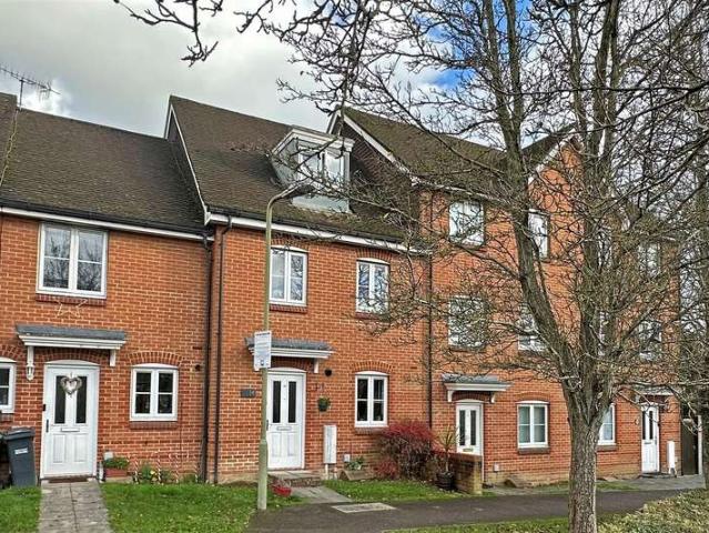 Cottage for sale in Red Hill, Surrey