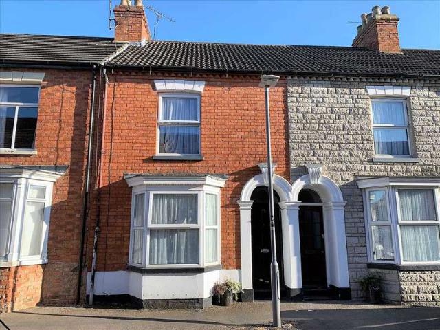 Cottage for sale in Wolverton and Greenleys, Old Wolverton