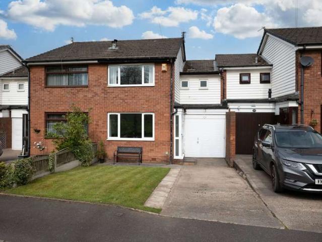 Cottage for sale in Woodsmoor, Bramhall