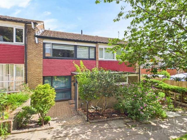 Cottage for sale in London Borough of Croydon, Forestdale