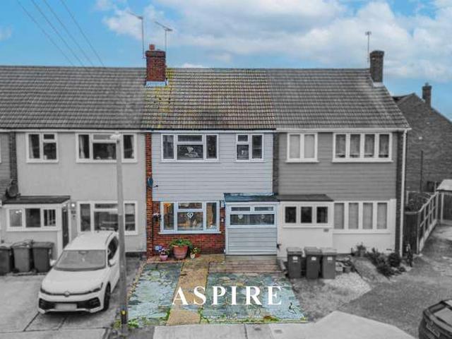 Cottage for sale in Stanford-le-hope, Essex