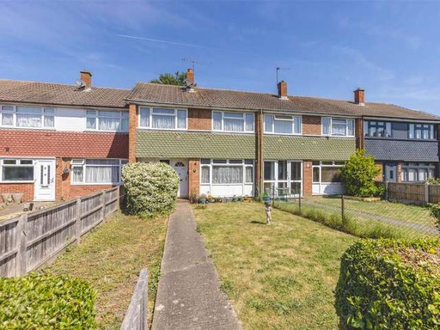 Terraced House for sale in Slough, Southlea