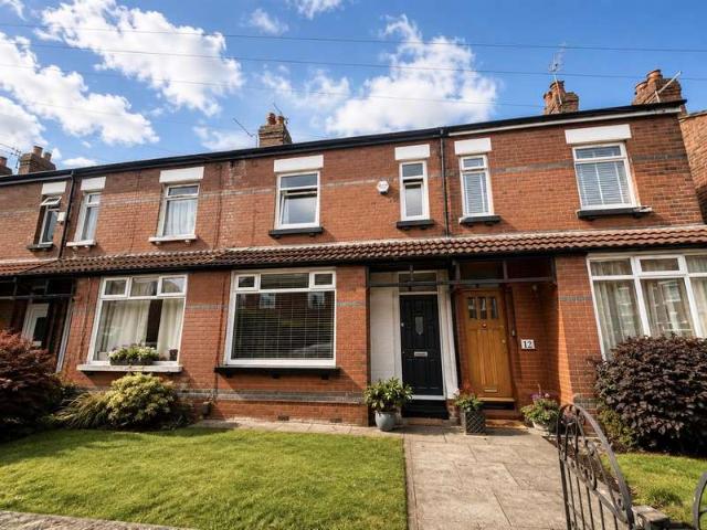 Cottage for sale in Sale Moor, Trafford Park