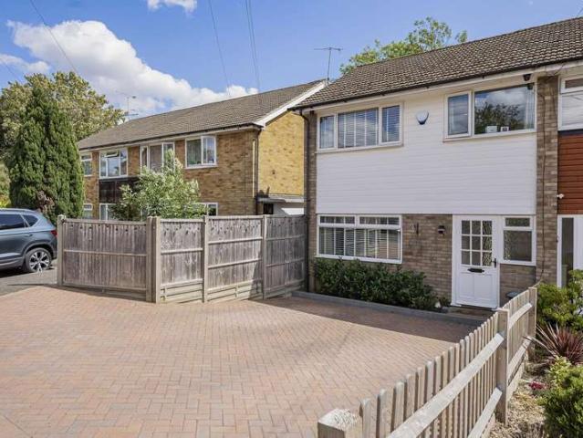 Cottage for sale in The Butts, Kent