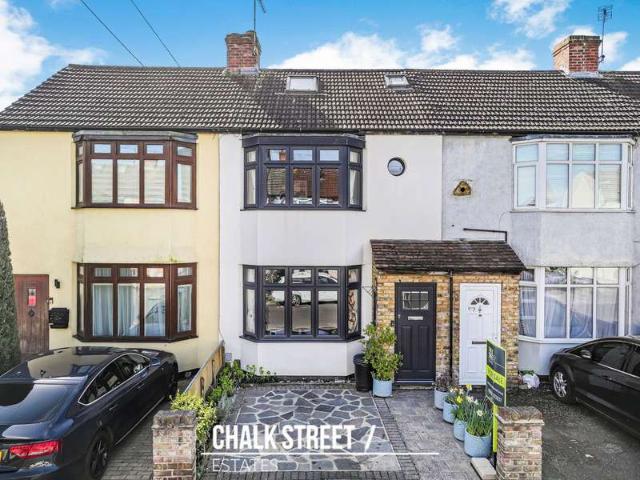 Cottage for sale in Ardleigh Green, Greater London