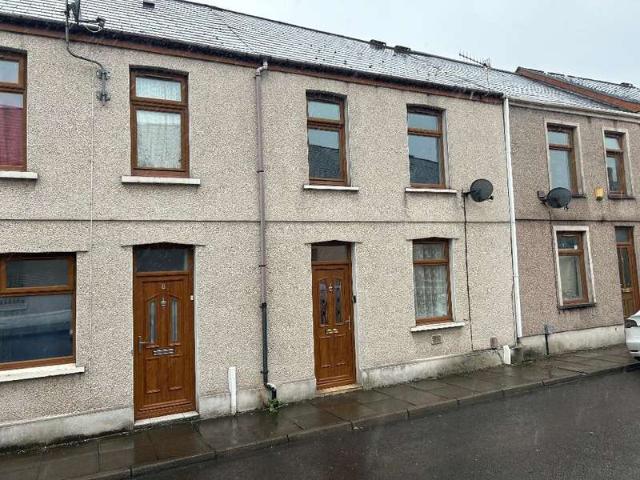 Cottage for rent in Aberavon