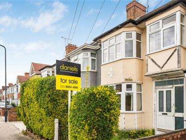 Cottage for sale in Sudbury, Greater London