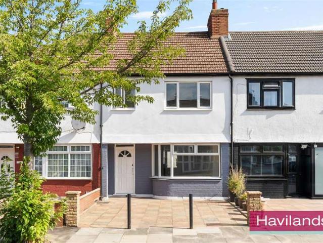 Cottage for sale in Edmonton, Greater London