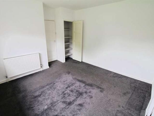 Cottage for rent in Buttershaw, West Yorkshire