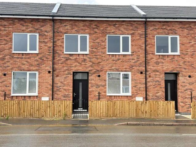 Cottage for sale in Northfields, Leicester